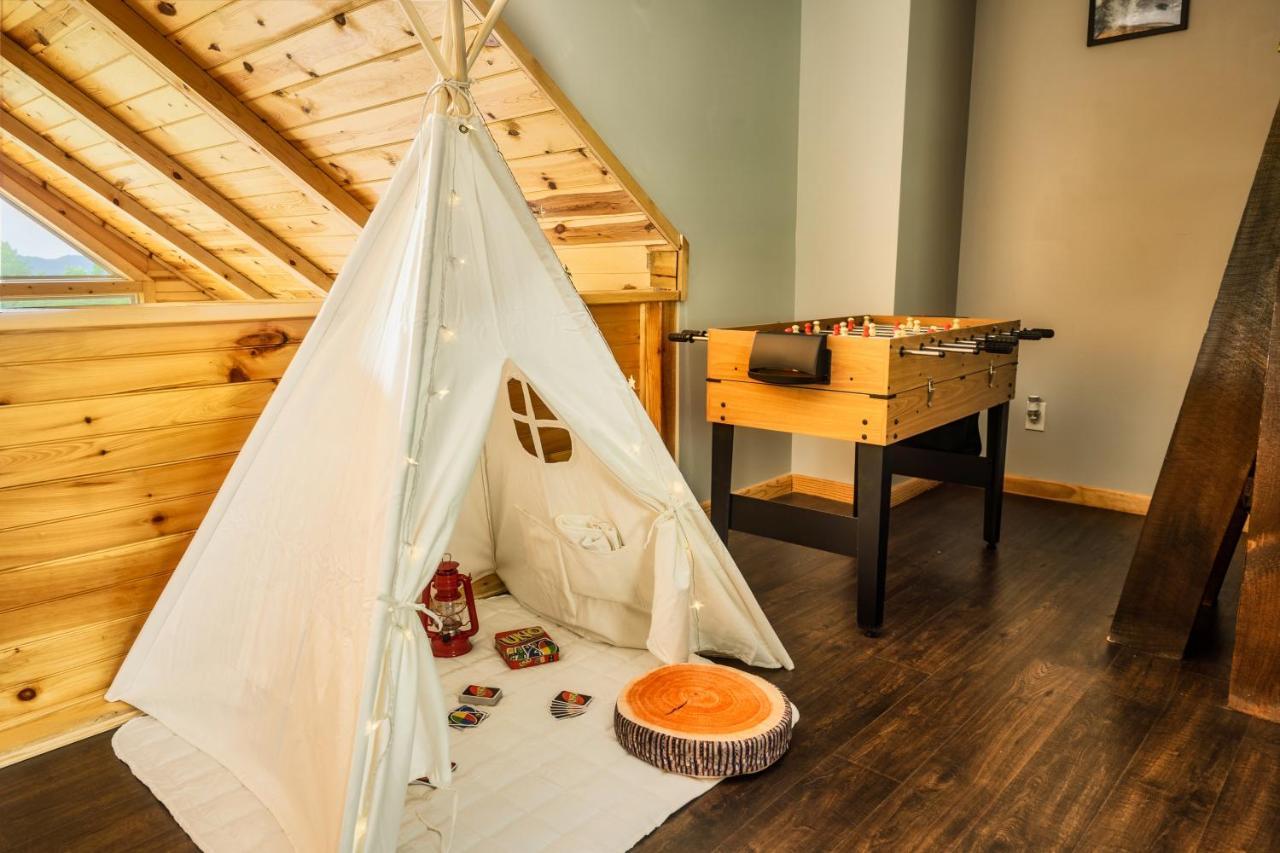 Mountainside - New Luxury Cabin-Fire Table-Hot Tub-3 Pools-Ps5-Bears Gatlinburg Dış mekan fotoğraf