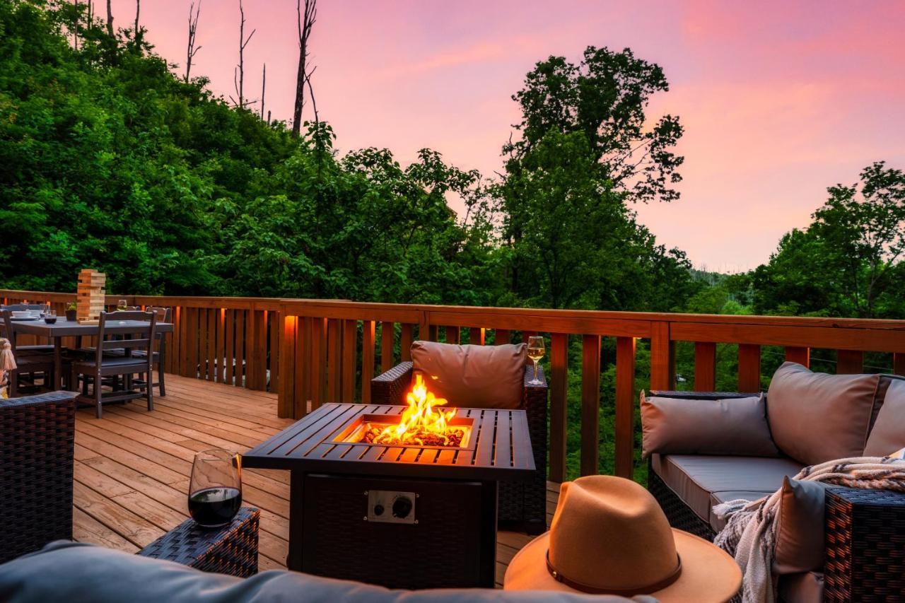 Mountainside - New Luxury Cabin-Fire Table-Hot Tub-3 Pools-Ps5-Bears Gatlinburg Dış mekan fotoğraf