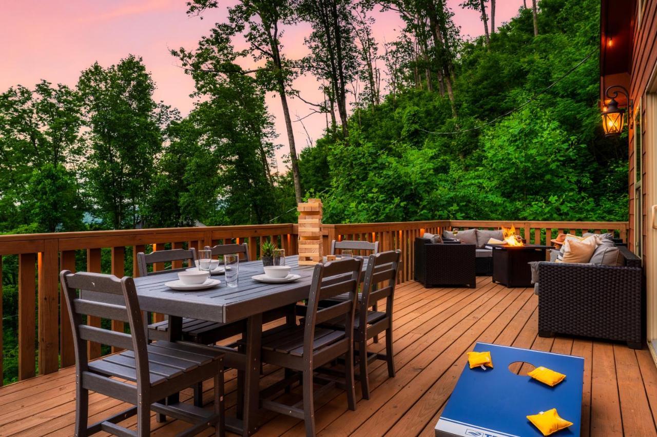 Mountainside - New Luxury Cabin-Fire Table-Hot Tub-3 Pools-Ps5-Bears Gatlinburg Dış mekan fotoğraf